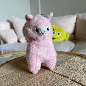 Alpacasso mini plush charm